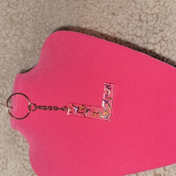 Floating Letter L Keychain ๐ - Picture 1 of 6